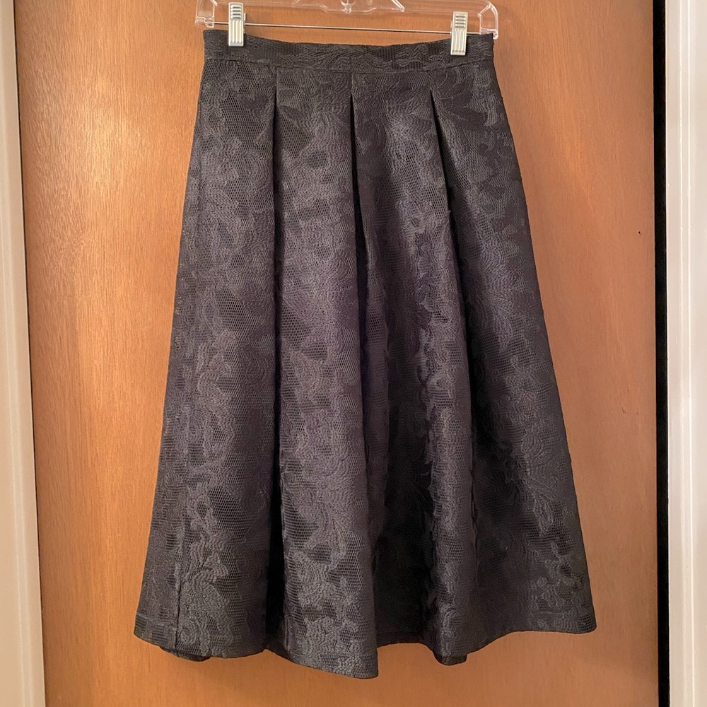 Bebe black lace skirt size 4 EUC